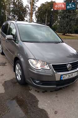 Минивэн Volkswagen Touran 2009 в Ивано-Франковске