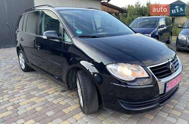 Минивэн Volkswagen Touran 2008 в Нововолынске