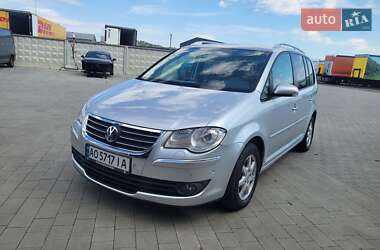 Мінівен Volkswagen Touran 2009 в Мукачевому