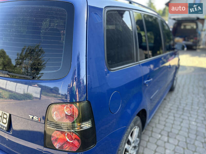 Минивэн Volkswagen Touran 2009 в Ивано-Франковске