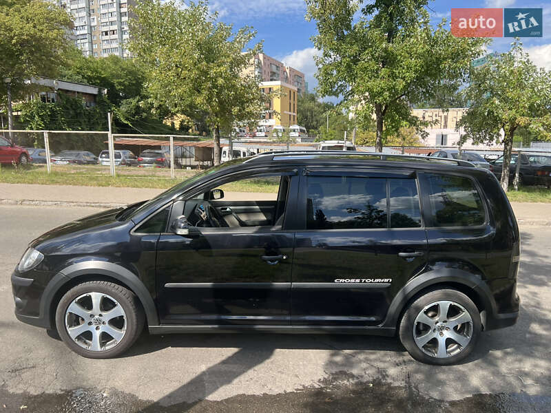 Минивэн Volkswagen Touran 2008 в 