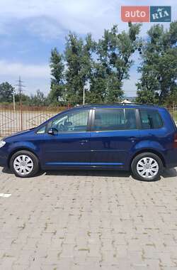 Мінівен Volkswagen Touran 2007 в Чернівцях