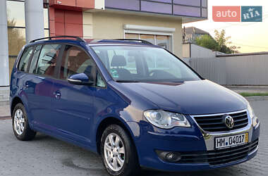 Минивэн Volkswagen Touran 2009 в Староконстантинове