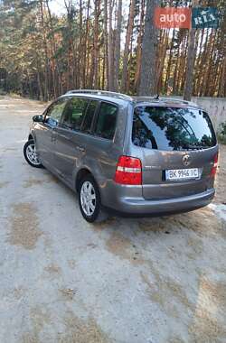 Мінівен Volkswagen Touran 2005 в Вараші