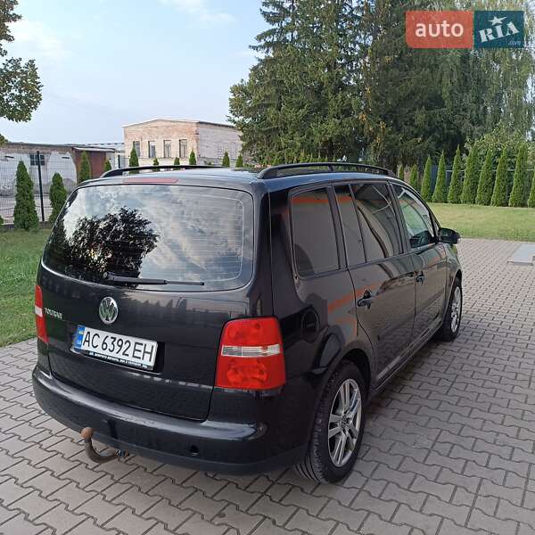 Минивэн Volkswagen Touran 2003 в Нововолынске фото 6 Минивэн Volkswagen Touran 2003 в Нововолынске