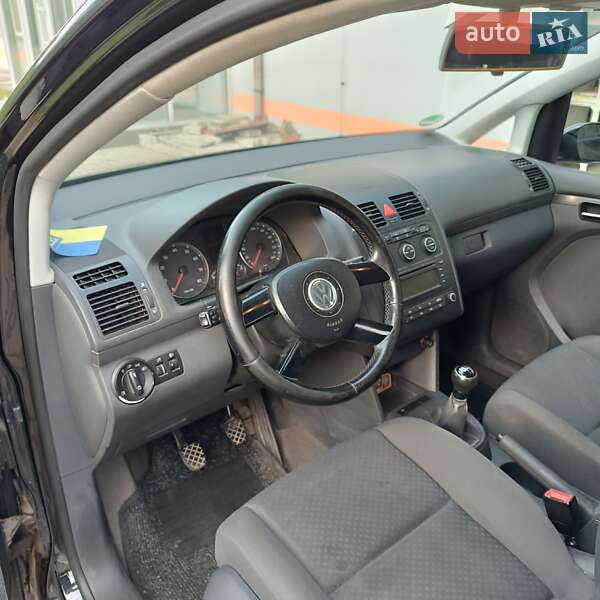 Минивэн Volkswagen Touran 2003 в Нововолынске фото 14 Минивэн Volkswagen Touran 2003 в Нововолынске