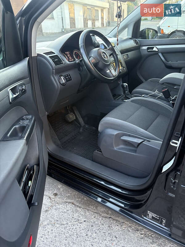 Минивэн Volkswagen Touran 2010 в Киеве фото 13 Минивэн Volkswagen Touran 2010 в Киеве