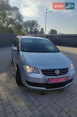 Минивэн Volkswagen Touran 2008 в Львове
