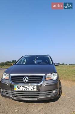 Минивэн Volkswagen Touran 2008 в Львове