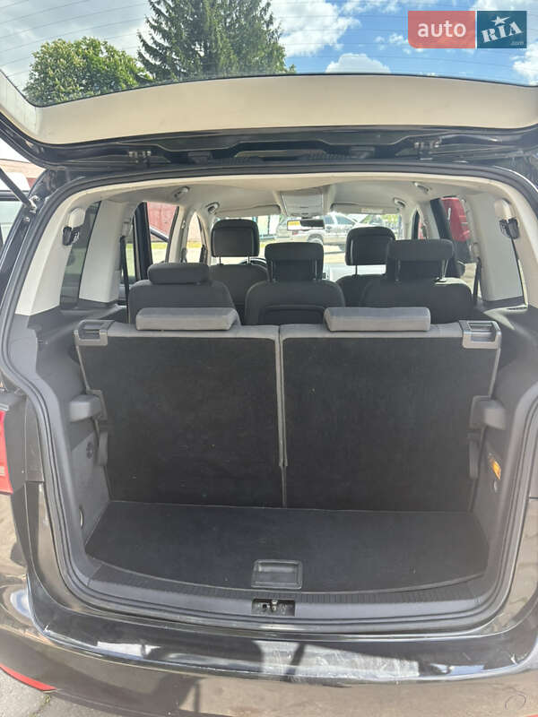 Мінівен Volkswagen Touran 2014 в Луцьку