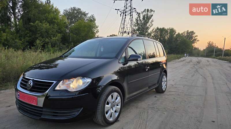 Минивэн Volkswagen Touran 2009 в Днепре