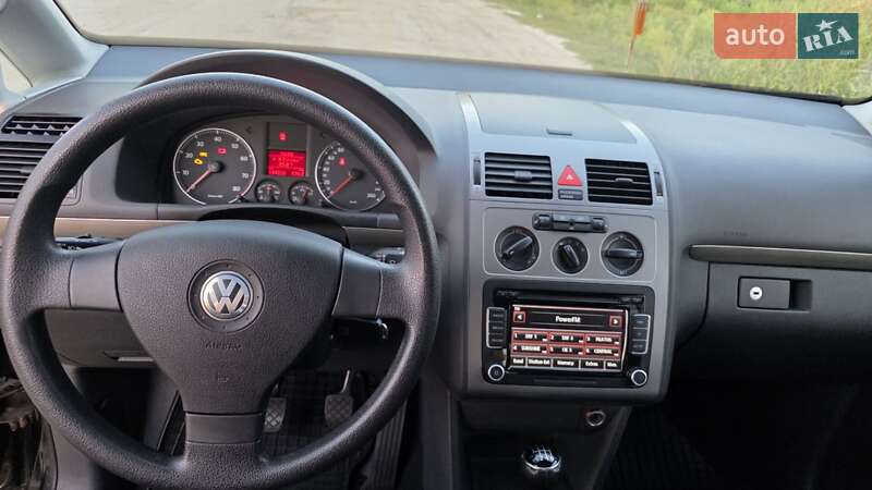 Минивэн Volkswagen Touran 2009 в Днепре