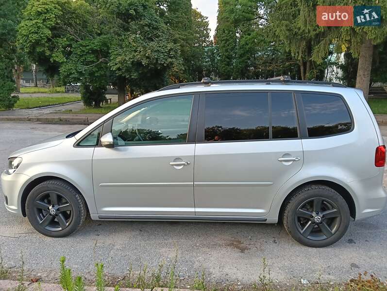 Минивэн Volkswagen Touran 2014 в Житомире