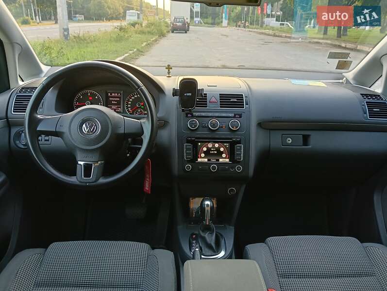 Минивэн Volkswagen Touran 2014 в Житомире