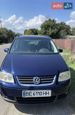 Мінівен Volkswagen Touran 2004 в Димері