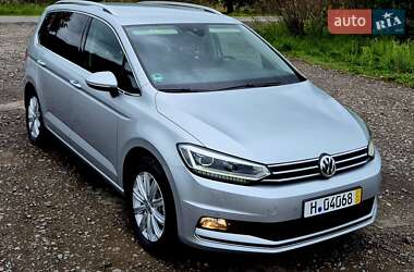 Микровэн Volkswagen Touran 2017 в Сваляве