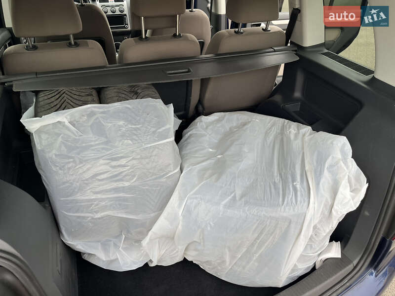 Минивэн Volkswagen Touran 2008 в Луцке