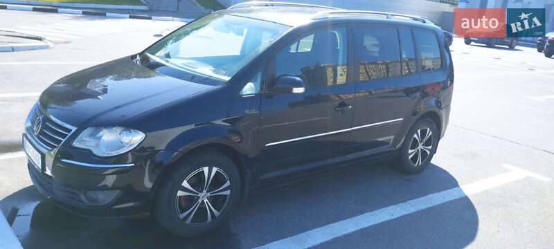 Мінівен Volkswagen Touran 2008 в Харкові