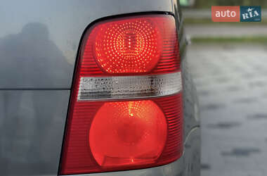 Минивэн Volkswagen Touran 2005 в 