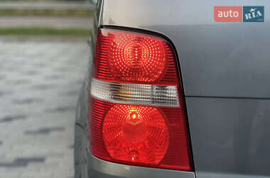 Минивэн Volkswagen Touran 2005 в 