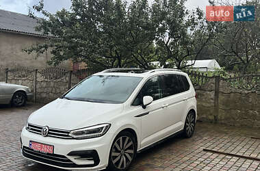Микровэн Volkswagen Touran 2017 в Ровно