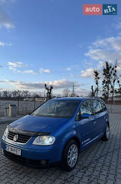 Мінівен Volkswagen Touran 2004 в Чернівцях