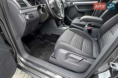 Минивэн Volkswagen Touran 2015 в 
