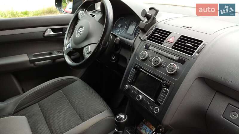 Минивэн Volkswagen Touran 2014 в Дрогобыче