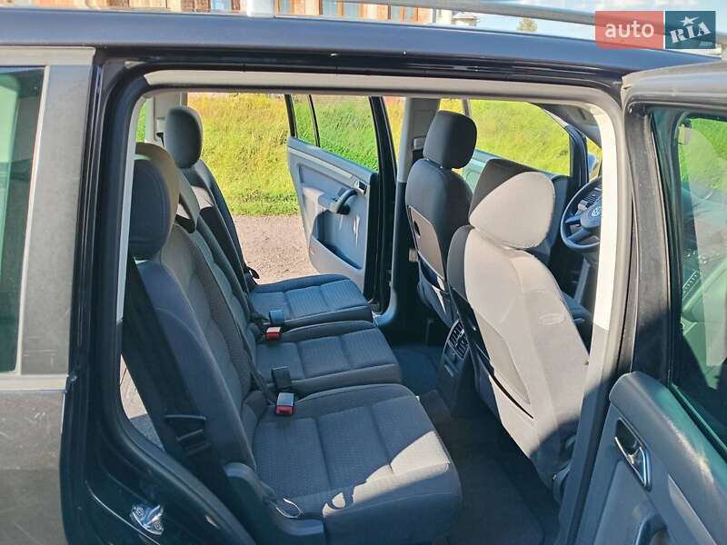 Минивэн Volkswagen Touran 2004 в Черновцах фото 11 Минивэн Volkswagen Touran 2004 в Черновцах