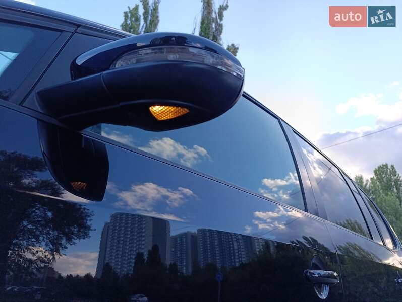 Минивэн Volkswagen Touran 2012 в Киеве фото 11 Минивэн Volkswagen Touran 2012 в Киеве