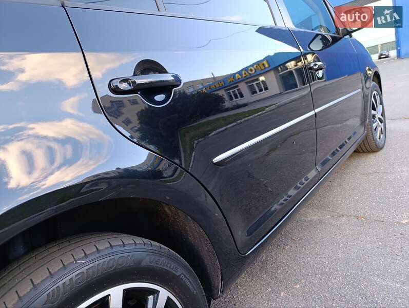 Минивэн Volkswagen Touran 2012 в Киеве фото 21 Минивэн Volkswagen Touran 2012 в Киеве