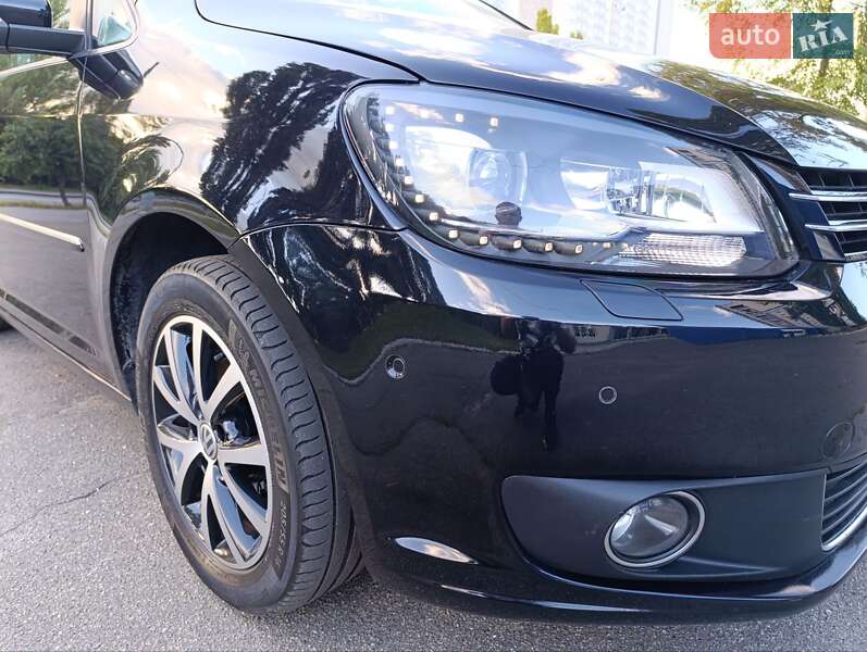 Минивэн Volkswagen Touran 2012 в Киеве фото 26 Минивэн Volkswagen Touran 2012 в Киеве