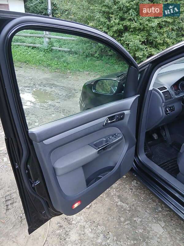 Мінівен Volkswagen Touran 2003 в Трускавці