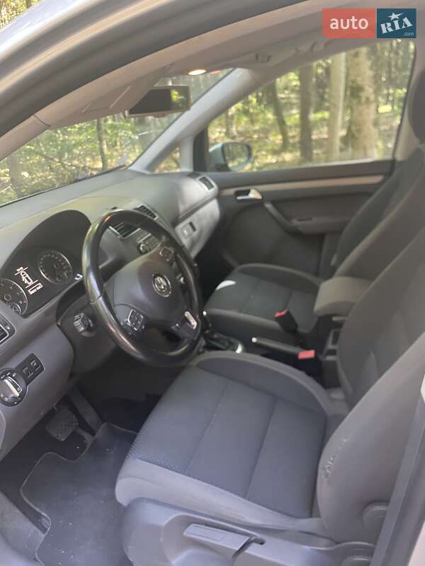 Минивэн Volkswagen Touran 2011 в Киеве