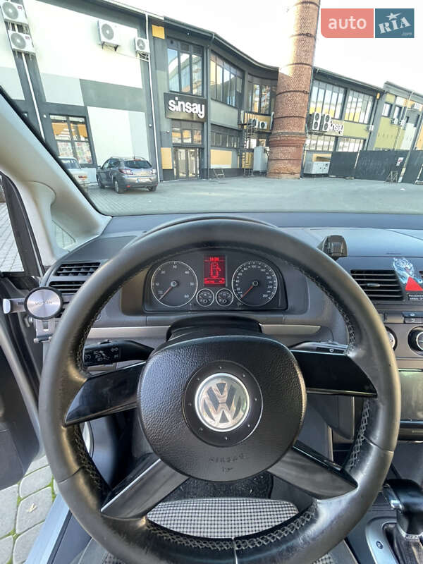 Мінівен Volkswagen Touran 2004 в Коломиї фото 12 Мінівен Volkswagen Touran 2004 в Коломиї