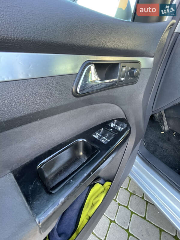 Мінівен Volkswagen Touran 2004 в Коломиї фото 18 Мінівен Volkswagen Touran 2004 в Коломиї