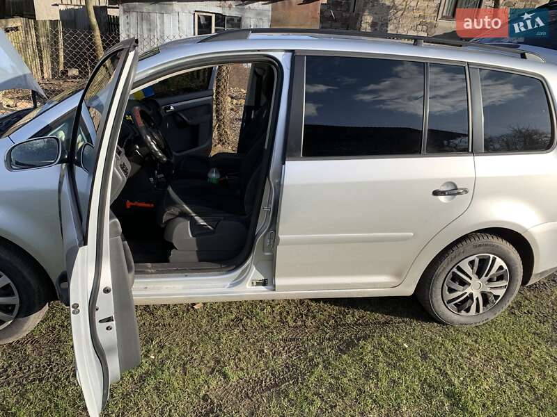 Минивэн Volkswagen Touran 2006 в Рава-Русской