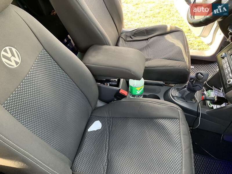 Минивэн Volkswagen Touran 2006 в Рава-Русской