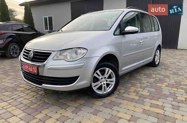 Мінівен Volkswagen Touran 2010 в Нововолинську