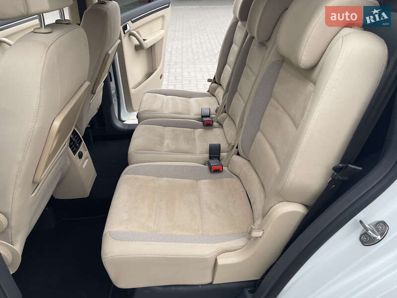 Минивэн Volkswagen Touran 2015 в Житомире