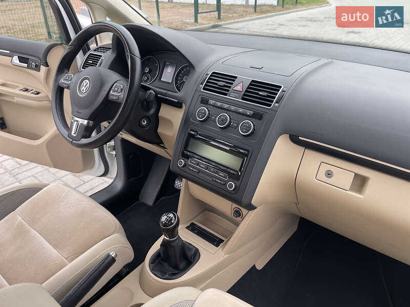 Минивэн Volkswagen Touran 2015 в Житомире