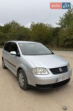 Мінівен Volkswagen Touran 2004 в Чернівцях