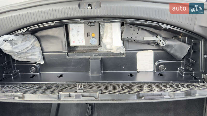 Минивэн Volkswagen Touran 2011 в Луцке фото 18 Минивэн Volkswagen Touran 2011 в Луцке