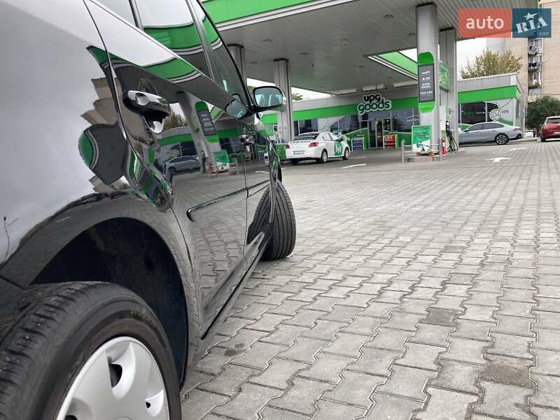 Минивэн Volkswagen Touran 2007 в Виннице