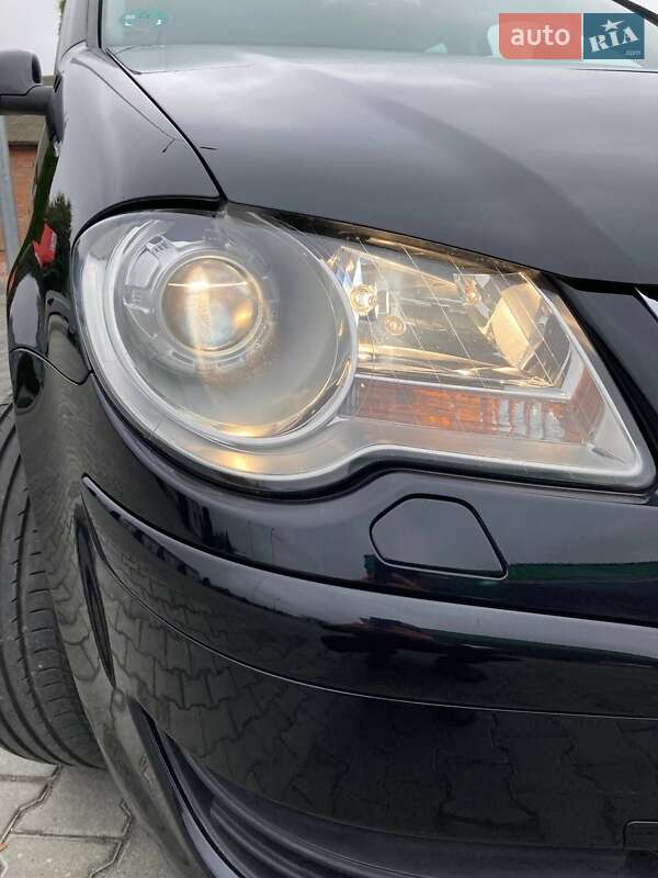 Минивэн Volkswagen Touran 2007 в Виннице