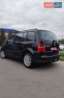 Минивэн Volkswagen Touran 2008 в Белой Церкви