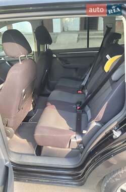 Мінівен Volkswagen Touran 2012 в Чернівцях