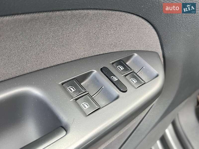 Минивэн Volkswagen Touran 2015 в Одессе фото 12 Минивэн Volkswagen Touran 2015 в Одессе