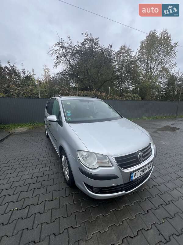 Минивэн Volkswagen Touran 2007 в Богородчанах