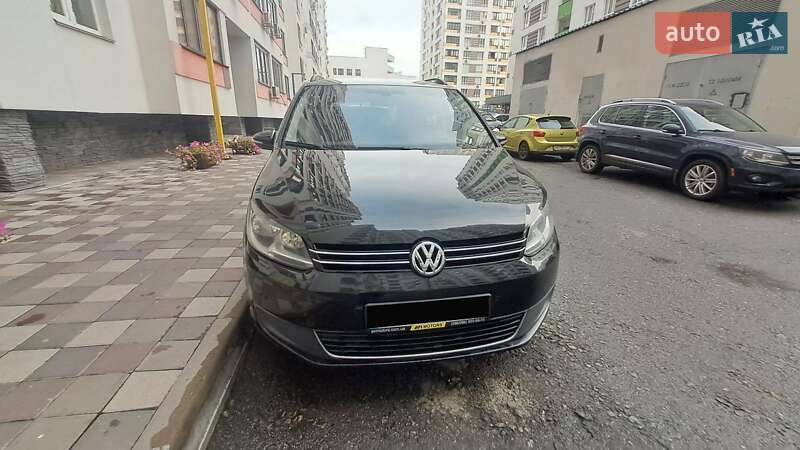 Минивэн Volkswagen Touran 2013 в Киеве